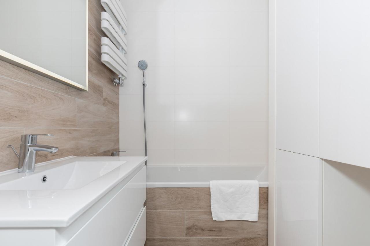Apartament Z Widokiem Na Port Swinoujscie By Noclegi Renters Екстериор снимка
